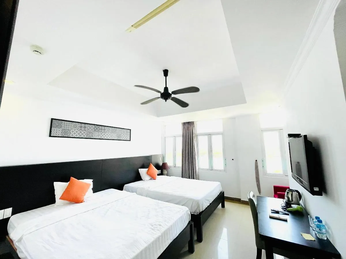 ***  Queen Palace Sea View Hotel Da Nang Vietnam